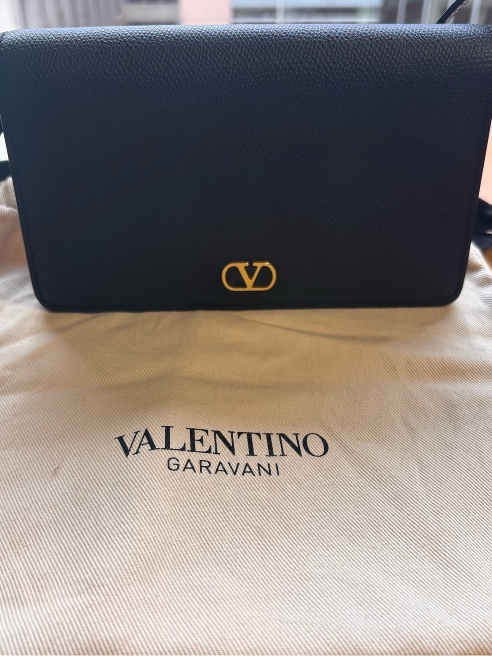 Valentino Garavani VLogo signature black leather mini bag - Picture 3 of 4